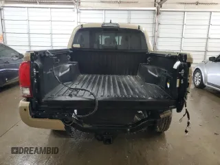 2019 Toyota Tacoma SR z VIN 3TMCZ5AN1KM285074, wystawiony jako Copart lot #53545975 z przebiegiem 53 838 mil mil oraz Szkoda całkowita • Salvage title. Historia ofert i sprzedaży dostępna na DreamBid. Obrazek 6.