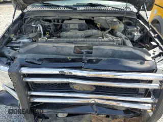 2006 Ford F-250 XL z VIN 1FTSX21596EC30884, wystawiony jako Copart lot #53560955 z przebiegiem 117 331 mil mil oraz Szkoda całkowita • Salvage title. Historia ofert i sprzedaży dostępna na DreamBid. Obrazek 11.