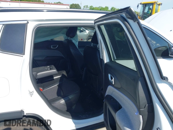 2022 Jeep Compass Latitude with VIN 3C4NJCBB1NT137963, listed as a IAAI auction lot 42027669 with 46,324 mi miles and . Bid and sale history available at DreamBid. Image 8.