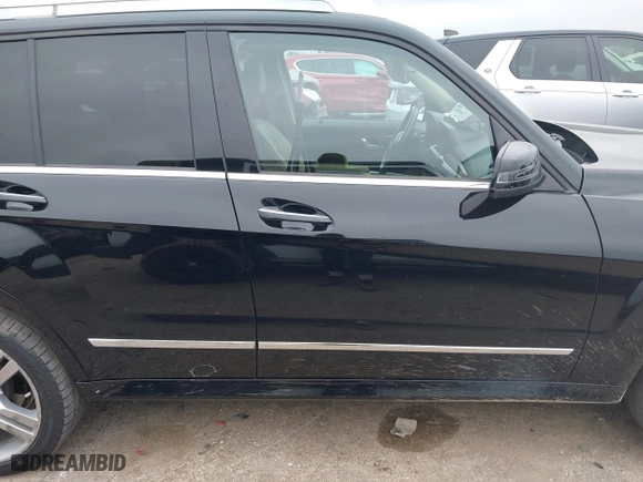 2012 Mercedes-Benz GLK-Class GLK 350 with VIN WDCGG8HBXCF844086, listed as a IAAI auction lot 41637820 with 139,117 mi miles. Bid and sale history available at carsss.com. Image 12.