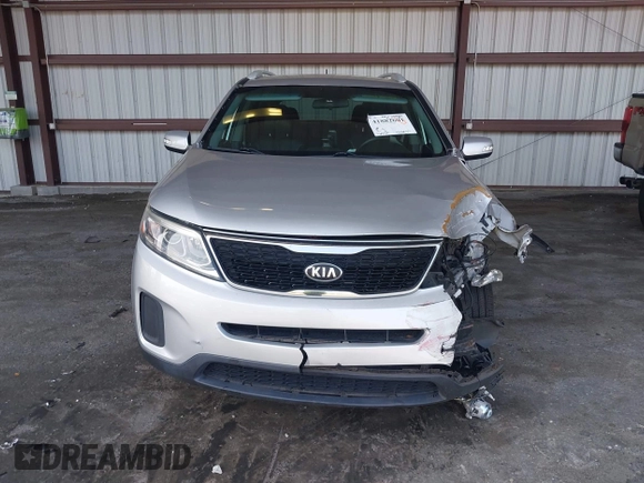 2014 Kia Sorento LX with VIN 5XYKT4A73EG425510, listed as a IAAI auction lot 41882601 with 165,751 mi miles and . Bid and sale history available at carsss.com. Image 12.