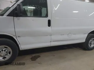 2018 Chevrolet Express Cargo Van with VIN 1GCWGAFP2J1336051, listed as a IAAI auction lot 41832327 with 189,464 mi miles. Bid and sale history available at carsss.com. Image 6.
