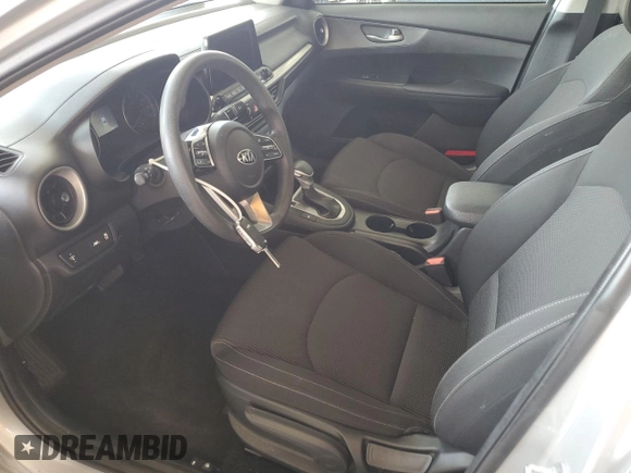 2021 Kia Forte LXS z VIN 3KPF24AD7ME270014, wystawiony jako Copart lot #66052445 z przebiegiem 66 070 mil mil oraz Czysty tytuł • Clean title. Historia ofert i sprzedaży dostępna na DreamBid. Obrazek 7.