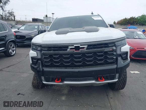 2025 Chevrolet Silverado 1500 with VIN 3GCUKHEL6SG224899, listed as a IAAI auction lot 41828205 with 3,067 mi miles and . Bid and sale history available at DreamBid. Image 13.