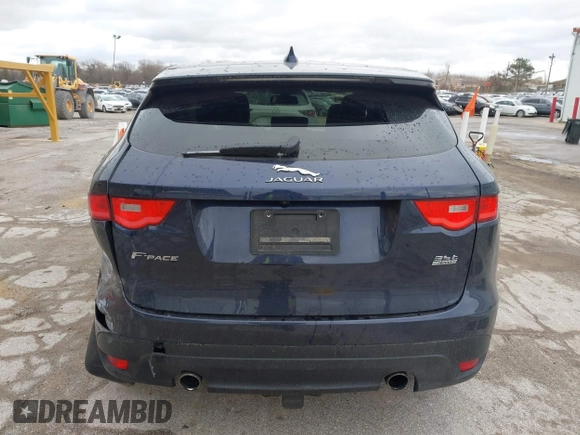 2017 Jaguar F-Pace 35t z VIN SADCS2BV5HA068252, wystawiony jako IAAI lot #42035878 z przebiegiem 74 046 mil mil oraz . Historia ofert i sprzedaży dostępna na DreamBid. Obrazek 16.