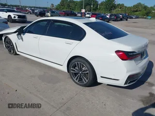 2020 BMW 7 Series 750i xDrive z VIN WBA7U2C05LGJ59941, wystawiony jako IAAI lot #42022091 z przebiegiem 50 605 mil mil oraz . Historia ofert i sprzedaży dostępna na DreamBid. Obrazek 3.