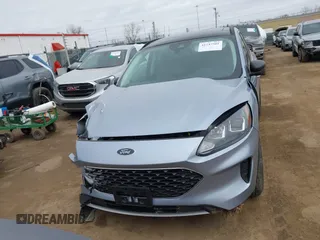 2022 Ford Escape SE Hybrid with VIN 1FMCU9BZ5NUB06831, listed as a IAAI auction lot 41747501 with 26,892 mi miles and . Bid and sale history available at carsss.com. Image 12.