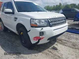 2013 Land Rover LR2 z VIN SALFR2BG3DH359509, wystawiony jako IAAI lot #41947602 z przebiegiem 144 411 mil mil oraz . Historia ofert i sprzedaży dostępna na DreamBid. Obrazek 6.