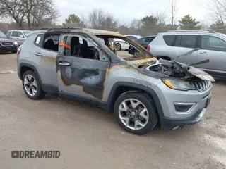 2019 Jeep Compass Limited with VIN 3C4NJCCB3KT675963, listed as a IAAI auction lot 41113330 with 1 mi miles. Bid and sale history available at carsss.com. Image 1.