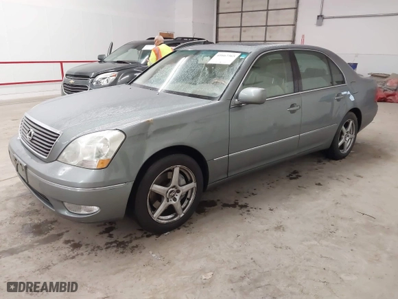 2002 Lexus LS 430 with VIN JTHBN30F620063279, listed as a IAAI auction lot 41667365 with 181,688 mi miles. Bid and sale history available at carsss.com. Image 2.