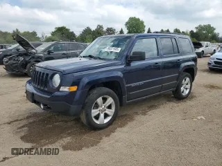 2015 Jeep Patriot Latitude z VIN 1C4NJRFB8FD366581, wystawiony jako Copart lot #56221585 z przebiegiem 171 009 mil mil oraz Szkoda całkowita • Salvage title. Historia ofert i sprzedaży dostępna na DreamBid. Obrazek 1.