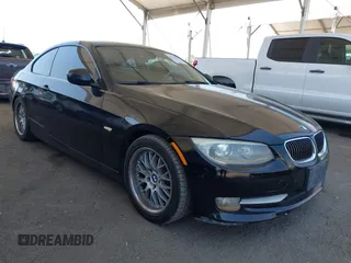 2011 BMW 3 Series 328i z VIN WBAKE5C56BE429578, wystawiony jako IAAI lot #42215334 z przebiegiem 151 239 mil mil oraz . Historia ofert i sprzedaży dostępna na DreamBid. Obrazek 1.