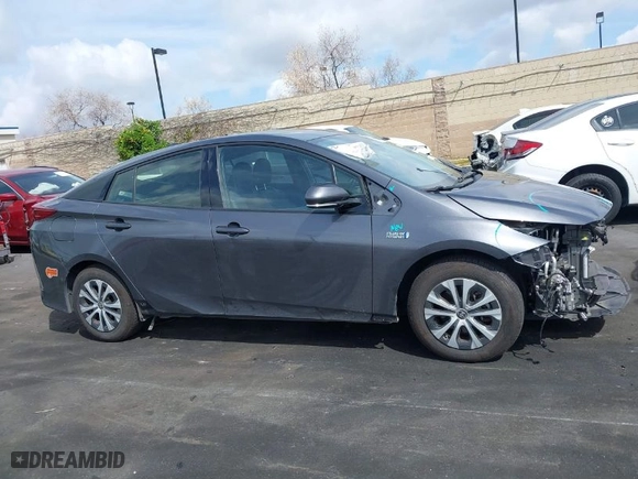 2020 Toyota Prius Prime LE with VIN JTDKARFP0L3135979, listed as a IAAI auction lot 41935189 with 73,372 mi miles. Bid and sale history available at carsss.com. Image 14.