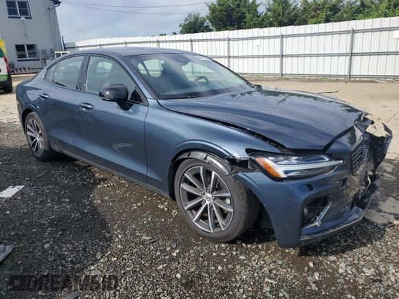 2022 Volvo S60 Momentum with VIN 7JRL12FZXNG161676, listed as a Copart auction lot 60475624 with 12,741 mi miles and Salvage Title. Bid and sale history available at carsss.com. Image 4.