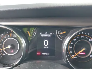 2019 Jeep Wrangler Unlimited Sport with VIN 1C4HJXDG4KW518726, listed as a IAAI auction lot 41597892 with 68,842 mi miles. Bid and sale history available at carsss.com. Image 7.