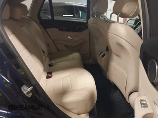 2019 Mercedes-Benz GLC 300 z VIN WDC0G4KB5KV123522, wystawiony jako IAAI lot #40485029 z przebiegiem 48 685 mil mil oraz . Historia ofert i sprzedaży dostępna na DreamBid. Obrazek 8.