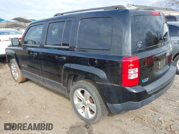 2013 Jeep Patriot Latitude with VIN 1C4NJPFA7DD213134, listed as a IAAI auction lot 41472480 with 176,068 mi miles. Bid and sale history available at carsss.com. Image 3.