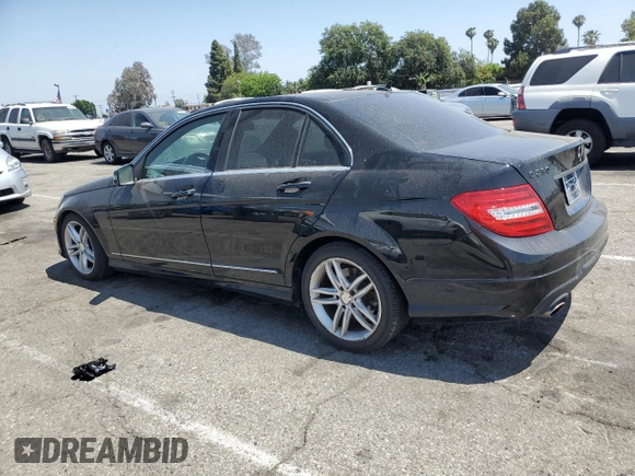 2014 Mercedes-Benz C 250 Sport z VIN WDDGF4HBXEA932241, wystawiony jako Copart lot #58557055 z przebiegiem 138 878 mil mil oraz Szkoda całkowita • Salvage title. Historia ofert i sprzedaży dostępna na DreamBid. Obrazek 2.