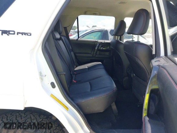 2018 Toyota 4Runner SR5 with VIN JTEBU5JRXJ5595186, listed as a IAAI auction lot 42607713 with 83,592 mi miles and . Bid and sale history available at DreamBid. Image 8.