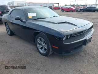 2016 Dodge Challenger SXT z VIN 2C3CDZAG0GH354225, wystawiony jako IAAI lot #42177226 z przebiegiem 185 988 mil mil oraz . Historia ofert i sprzedaży dostępna na DreamBid. Obrazek 1.
