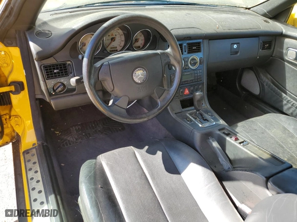 2000 Mercedes-Benz SLK-Class Kompressor with VIN WDBKK47F4YF159499, listed as a Copart auction lot 76205924 with 182,878 mi miles and Clean Title. Bid and sale history available at carsss.com. Image 8.