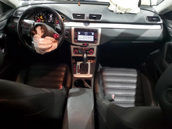 2012 Volkswagen CC Sport with VIN WVWMN7AN5CE500474, listed as a Copart auction lot 70869864 with 92,289 mi miles and Salvage Title. Bid and sale history available at carsss.com. Image 8.