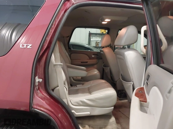 2008 Chevrolet Tahoe 3LT with VIN 1GNFK13048J107880, listed as a IAAI auction lot 42310738 with 263,088 mi miles and . Bid and sale history available at DreamBid. Image 8.