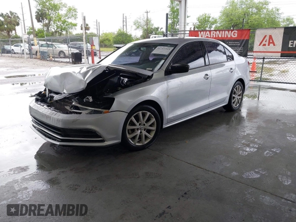 2016 Volkswagen Jetta Sedan 1.4T SE with VIN 3VWD67AJ2GM252658, listed as a IAAI auction lot 41757319 with 147,483 mi miles. Bid and sale history available at carsss.com. Image 2.