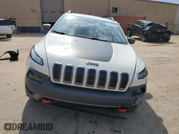 2018 Jeep Cherokee Trailhawk with VIN 1C4PJMBX0JD610455, listed as a Copart auction lot 61251565 with 75,818 mi miles and Salvage title. Bid and sale history available at DreamBid. Image 5.