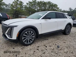 2024 Cadillac LYRIQ Sport z VIN 1GYKPTRK3RZ114328, wystawiony jako Copart lot #44822765 z przebiegiem 14 338 mil mil oraz Tytuł czysty. Historia ofert i sprzedaży dostępna na DreamBid. Obrazek 1.