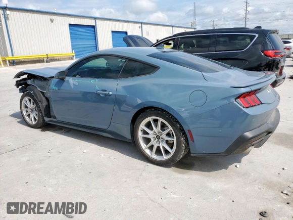 2024 Ford Mustang GT z VIN 1FA6P8CF3R5430888, wystawiony jako Copart lot #63098245 z przebiegiem 8 006 mil mil oraz Szkoda całkowita • Salvage title. Historia ofert i sprzedaży dostępna na DreamBid. Obrazek 2.