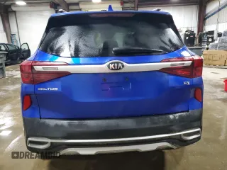 2021 Kia Seltos EX with VIN KNDERCAA4M7167334, listed as a Copart auction lot 42635885 with 26,964 mi miles and Salvage Title. Bid and sale history available at carsss.com. Image 6.