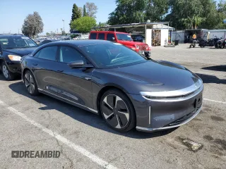 2024 Lucid Air Touring z VIN 50EA1TEA7RA006384, wystawiony jako Copart lot #55177635 z przebiegiem 3770 mil mil oraz Szkody całkowita. Historia ofert i sprzedaży dostępna na DreamBid. Obrazek 4.