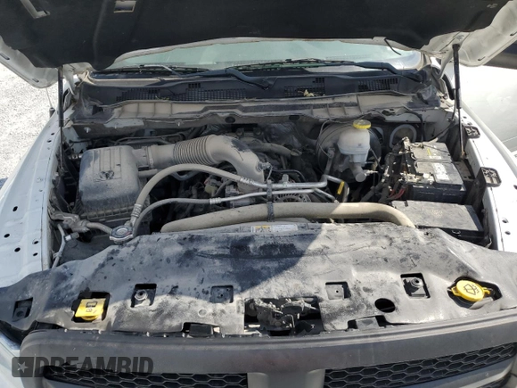 2020 Ram 1500 Tradesman z VIN 3C6JR6DT2LG164598, wystawiony jako Copart lot #53727815 z przebiegiem 141 335 mil mil oraz Czysty tytuł • Clean title. Historia ofert i sprzedaży dostępna na DreamBid. Obrazek 11.