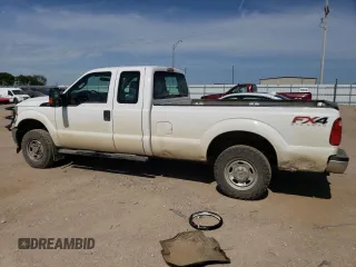 2015 Ford F-250 XLT with VIN 1FT7X2B64FEC27503, listed as a Copart auction lot 60558045 with 193,707 mi miles and Salvage title. Bid and sale history available at DreamBid. Image 2.