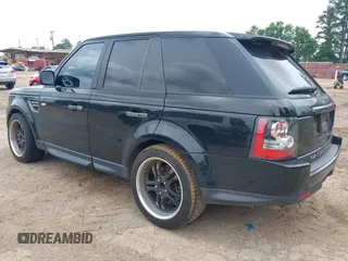 2011 Land Rover Range Rover Sport HSE Lux z VIN SALSK2D46BA279116, wystawiony jako IAAI lot #42447162 z przebiegiem 245 319 mil mil oraz . Historia ofert i sprzedaży dostępna na DreamBid. Obrazek 3.