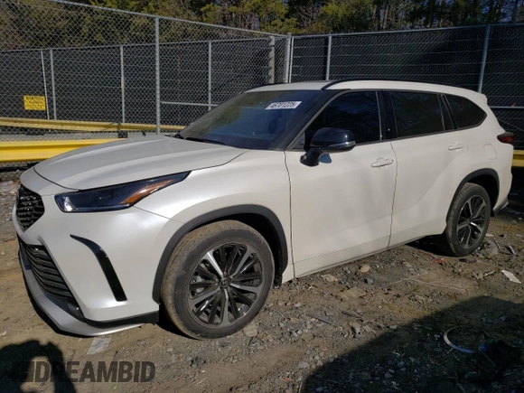 2021 Toyota Highlander XSE with VIN 5TDJZRBH9MS128001, listed as a Copart auction lot 46701225 with 17,887 mi miles and Salvage title. Bid and sale history available at DreamBid. Image 1.