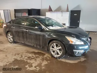 2015 Nissan Altima 2.5 SV with VIN 1N4AL3AP1FC476280, listed as a IAAI auction lot 41590990 with 113,565 mi miles. Bid and sale history available at carsss.com. Image 1.