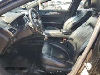 2017 Lincoln MKZ Hybrid Premiere z VIN 3LN6L5KU9HR653612, wystawiony jako Copart lot #56794905 z przebiegiem 334 855 mil mil oraz Szkoda całkowita • Salvage title. Historia ofert i sprzedaży dostępna na DreamBid. Obrazek 7.