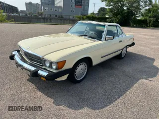 1988 Mercedes-Benz 560 SL с VIN WDBBA48D1JA083131, выставлен на аукционе Copart как лот 59868785 с пробегом 186 389 миль миль и Чистый • Clean title. История ставок и продаж доступна на DreamBid. Изображение 2.