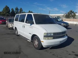 2002 Chevrolet Astro with VIN 1GNDM19X72B125295, listed as a IAAI auction lot 40714590 with 190,607 mi miles. Bid and sale history available at carsss.com. Image 1.