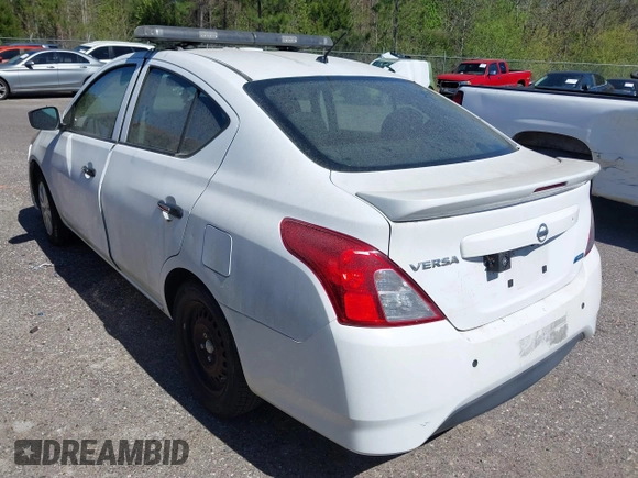 2016 Nissan Versa S z VIN 3N1CN7AP5GL875089, wystawiony jako IAAI lot #41781857 z przebiegiem 39 884 mil mil oraz . Historia ofert i sprzedaży dostępna na DreamBid. Obrazek 3.