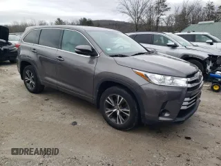 2017 Toyota Highlander LE with VIN 5TDBZRFH5HS375505, listed as a Copart auction lot 47137925 with 84,884 mi miles and Salvage title. Bid and sale history available at DreamBid. Image 4.
