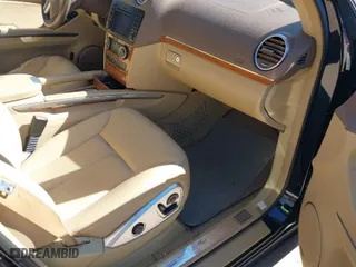 2009 Mercedes-Benz GL-Class 4.6L with VIN 4JGBF71E59A442902, listed as a IAAI auction lot 41324961 with 200,337 mi miles. Bid and sale history available at carsss.com. Image 5.