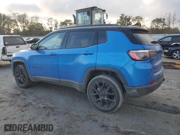 2022 Jeep Compass Altitude with VIN 3C4NJDBB4NT226402, listed as a Copart auction lot 79395314 with 10,981 mi miles and Salvage Title. Bid and sale history available at carsss.com. Image 2.