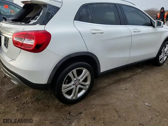 2015 Mercedes-Benz GLA-Class GLA 250 with VIN WDCTG4EB3FJ183398, listed as a Copart auction lot 83066944 with 85,891 mi miles and Salvage Title. Bid and sale history available at carsss.com. Image 14.