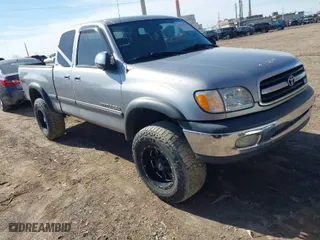 2002 Toyota Tundra SR5 with VIN 5TBBT44192S275420, listed as a IAAI auction lot 41824023 with 153,054 mi miles. Bid and sale history available at carsss.com. Image 1.