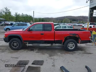 1998 Dodge Dakota SLT with VIN 1B7GG22Y1WS519712, listed as a IAAI auction lot 41913541 with 232,892 mi miles. Bid and sale history available at carsss.com. Image 15.