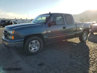 2006 Chevrolet Silverado 1500 LT1 with VIN 1GCEC19V86Z145583, listed as a Copart auction lot 86833584 with 250,527 mi miles and Salvage Title. Bid and sale history available at carsss.com. Image 1.