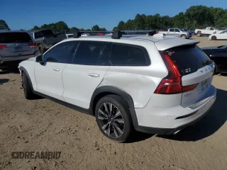2020 Volvo V60 z VIN YV4102WK4L1031160, wystawiony jako Copart lot #64443443 z przebiegiem 41 648 mil mil oraz . Historia ofert i sprzedaży dostępna na DreamBid. Obrazek 2.